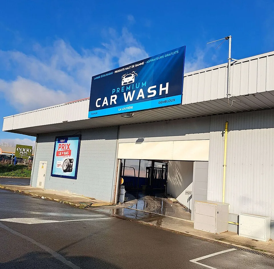 Cuci Mobil di CarwashE12